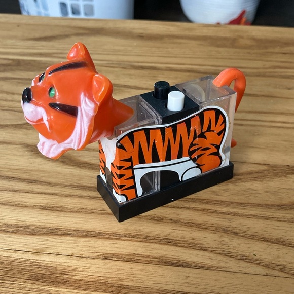 Vintage whirley ind Tiger Salt & Pepper shaker - Picture 1 of 5